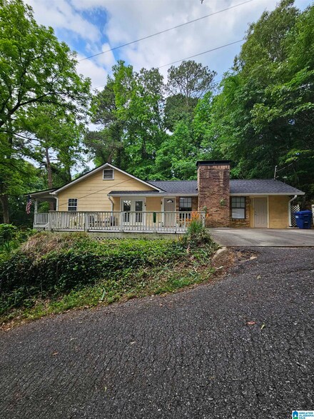 1921 4th Ave N, Pell City, AL 35125