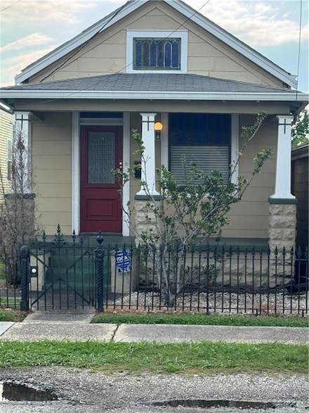 526 Bellecastle St, New Orleans, LA 70115