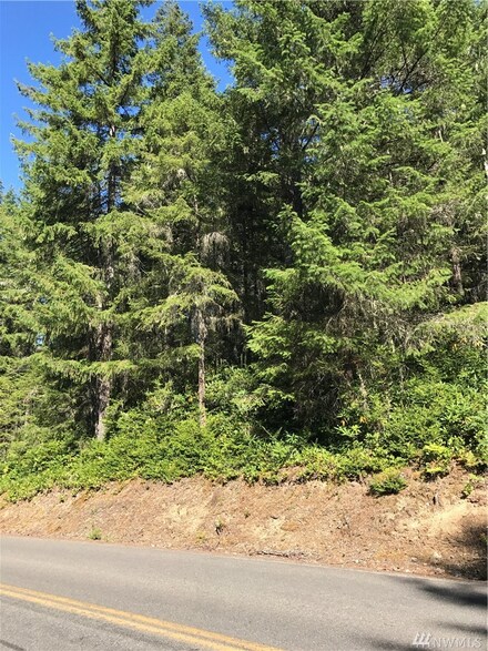 18191 Stavis Bay Rd NW, Seabeck, WA 98380