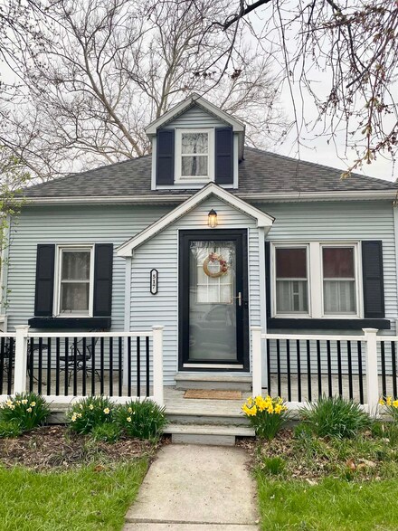 517 W Compromise St, Berne, IN 46711