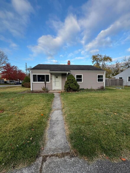 334 N Virginia St, Hobart, IN 46342