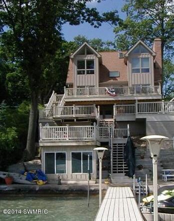 21877 Howell Dr, Cassopolis, MI 49031