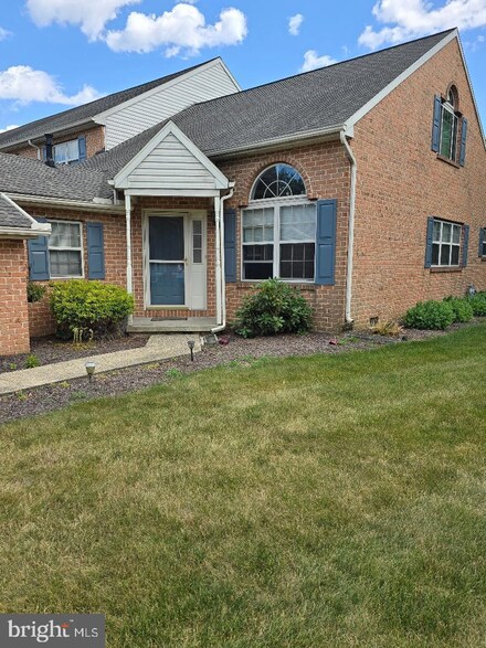 126 Langley Square, Lancaster, PA 17603