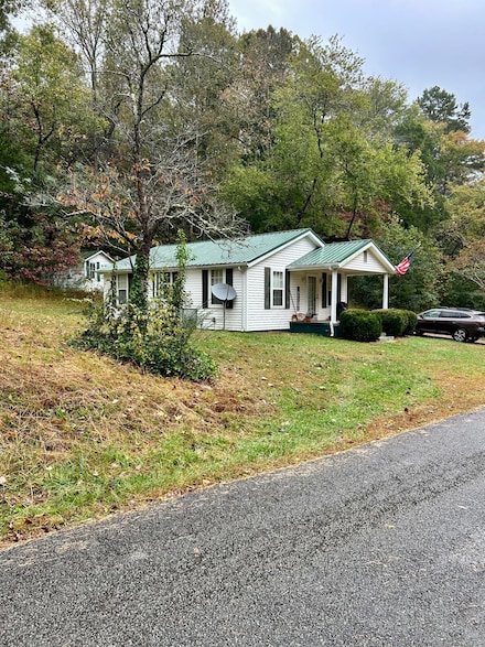 715 Miller Rd, Pikeville, TN 37367