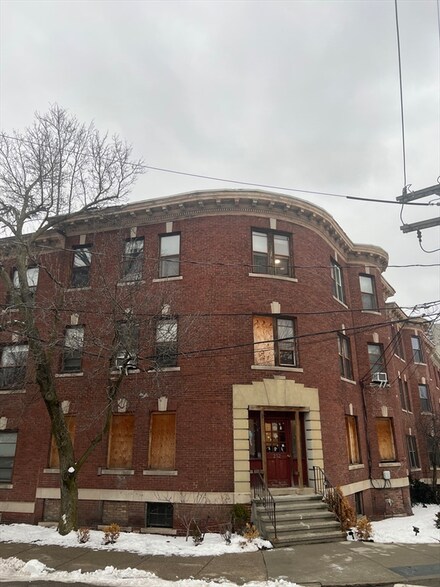 252 Aspinwall Ave, Brookline, MA 02445