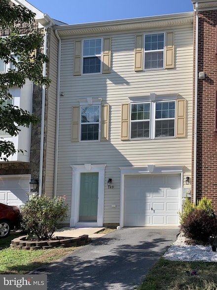 149 Scarboro Dr, Bunker Hill, WV 25413
