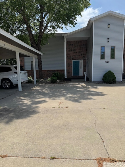 2404 E Winona Ave, Winona Lake, IN 46590
