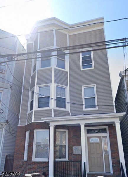 372 Elm St Unit 3, Newark, NJ 07105