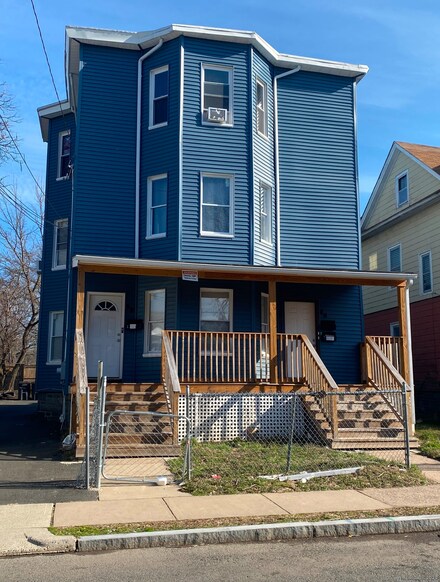 46-48 Pliny St, Hartford, CT 06120