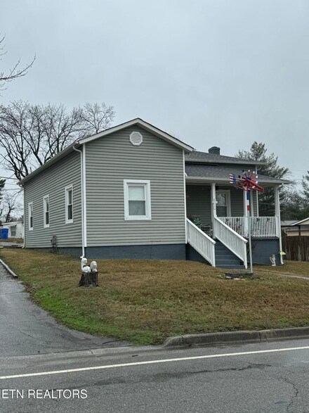 1234 N Wright Rd, Alcoa, TN 37701