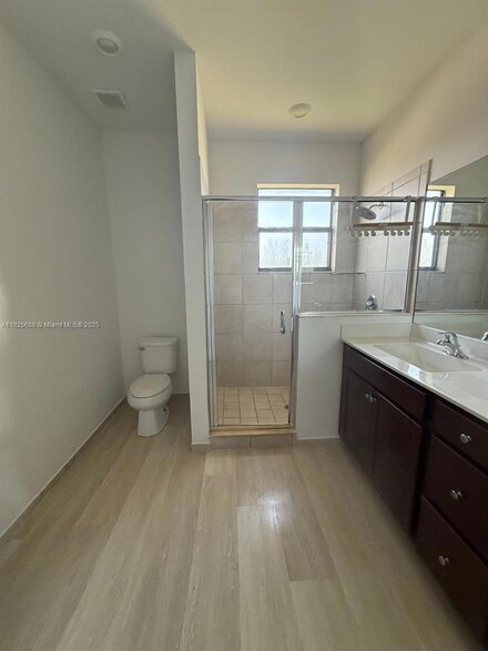 3761 SE 1st St, Homestead, FL 33033