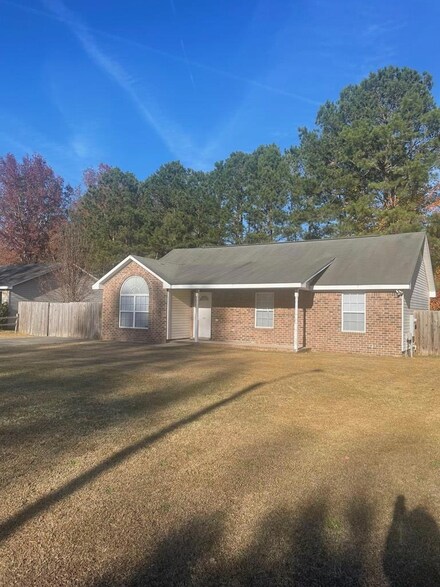 109 Little John Ln, Sumter, SC 29153