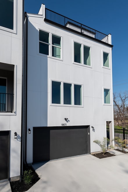 1807 Sakowitz St, Houston, TX 77020
