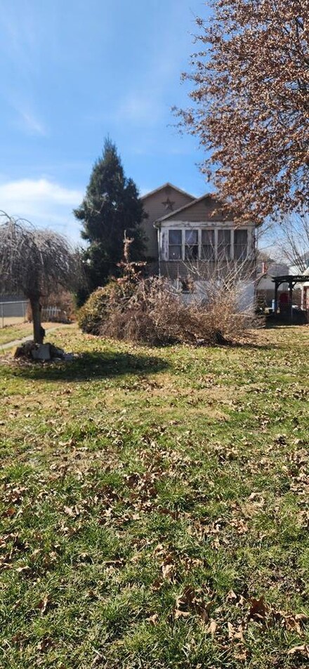 5 Maple Ave, Moundsville, WV 26041
