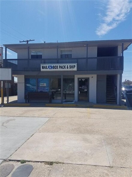 7620 W Judge Perez Dr, Arabi, LA 70032