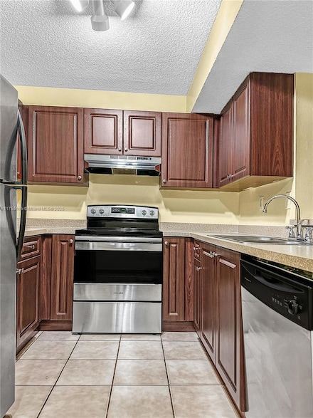 250 Palm Cir W Unit 103, Pembroke Pines, FL 33025