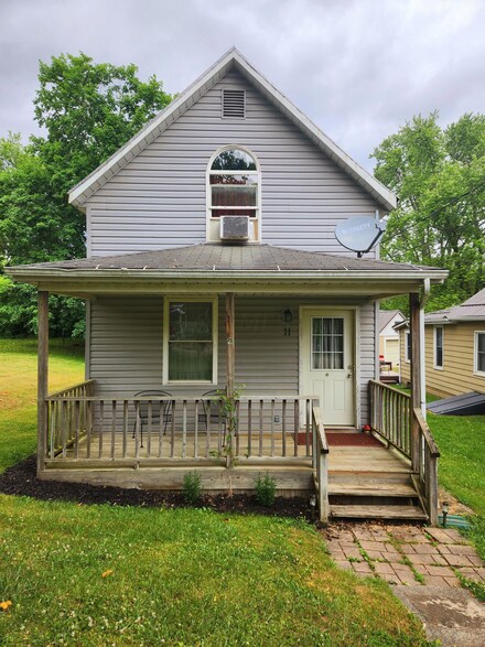 11 Miller St, Mount Vernon, OH 43050