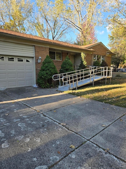 26845 Greenleigh Ct, Southfield, MI 48076