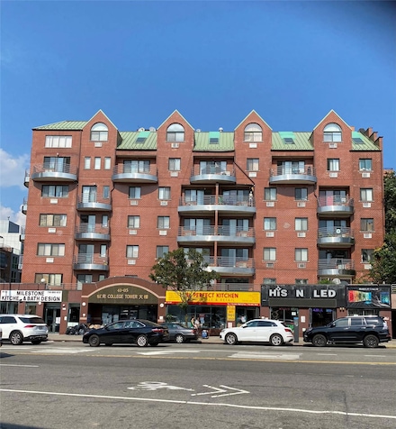 41-05 College Point Blvd Unit 2F, Flushing, NY 11355