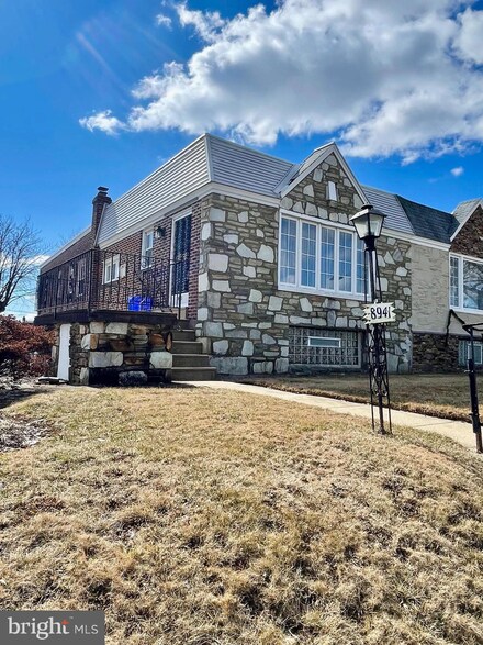 8941 Blue Grass Rd, Philadelphia, PA 19152