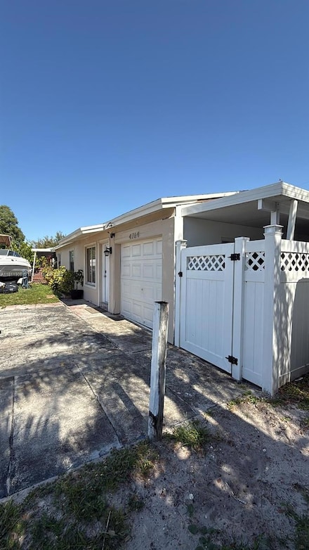 4764 SW 12th St, Plantation, FL 33317