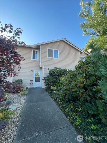 8204 Spokane Dr Unit 302, Everett, WA 98203