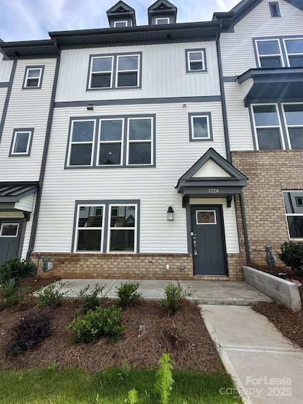 1728 Blanche St, Charlotte, NC 28262