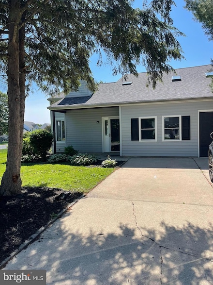 34 Karen Ct, New Castle, DE 19720