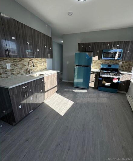 413 E Main St, Bridgeport, CT 06608