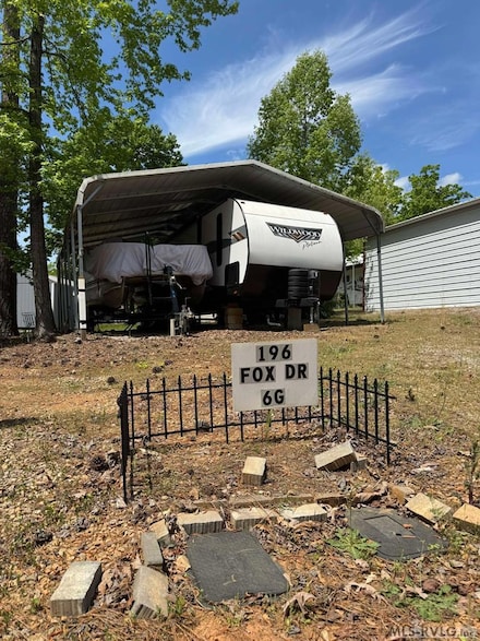 196 Fox Dr, Bracey, VA 23919