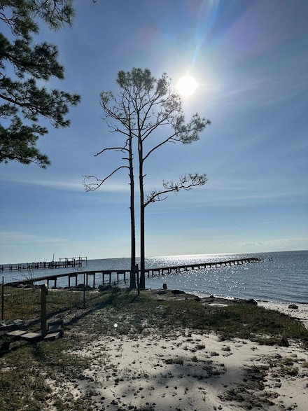 81 Arizona St, Carrabelle, FL 32322