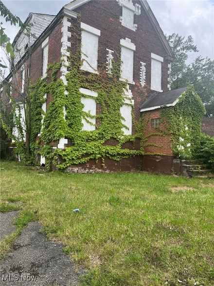 12808 Kinsman Rd, Cleveland, OH 44120