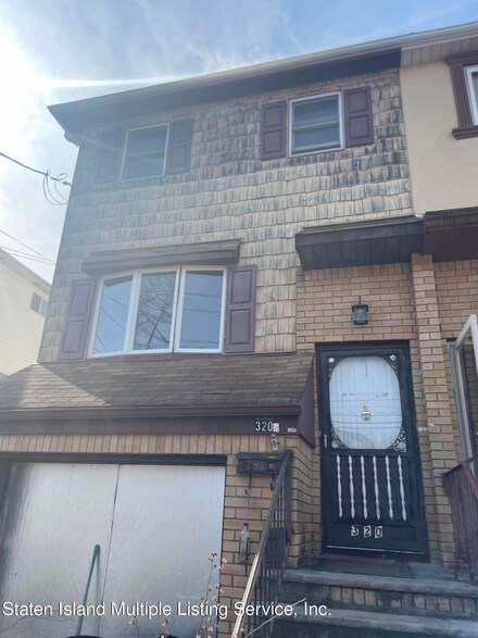 320 Colon Ave, Staten Island, NY 10308