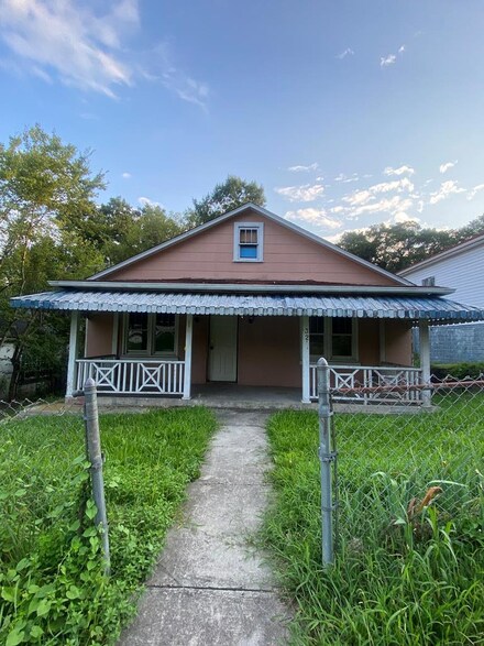 320 Halifax St, Danville, VA 24540