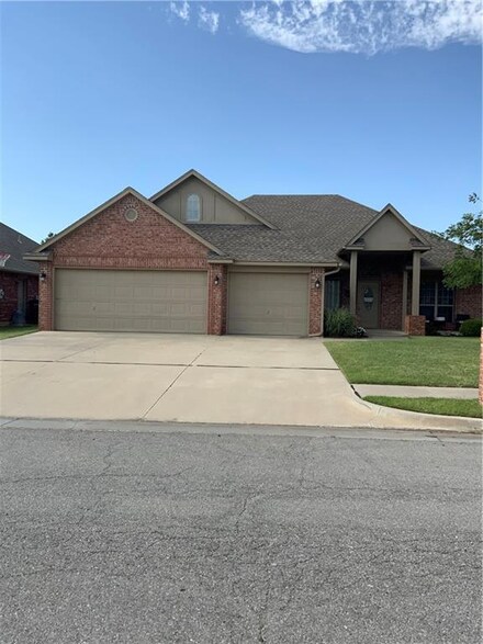 8608 NW 107th St, Oklahoma City, OK 73162