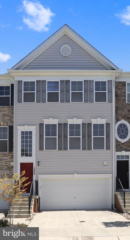 1334 Chapel Centre Dr, Gambrills, MD 21054