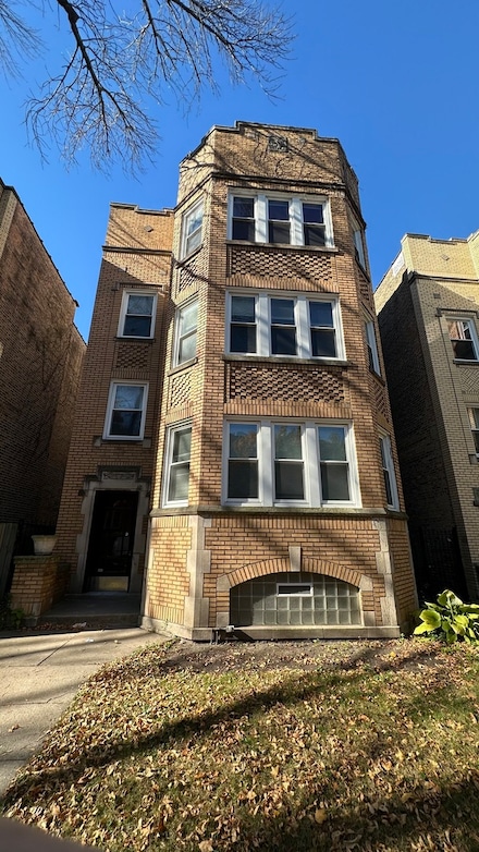 5530 N Artesian Ave Unit 3, Chicago, IL 60625