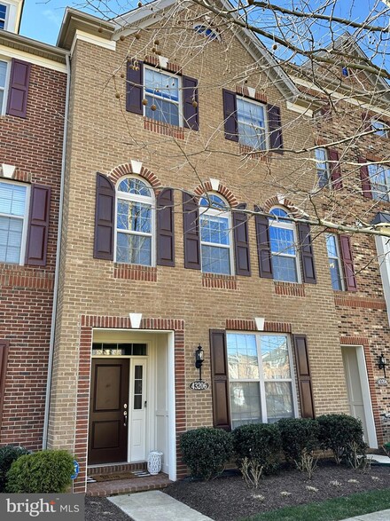 43206 Wild River Square, Ashburn, VA 20148