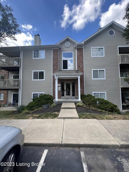 480 Lakeview Dr Unit 2, Newport, KY 41071