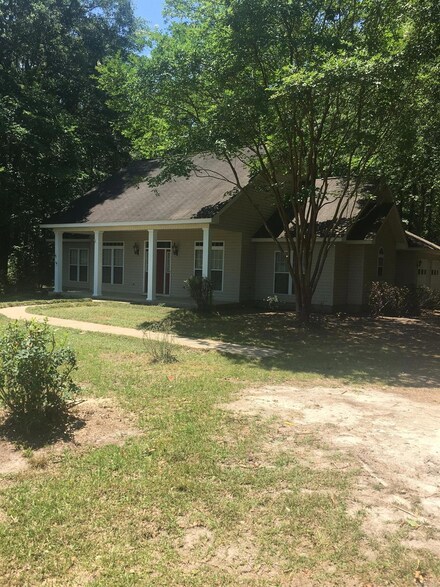 53 Powell Loop, Wetumpka, AL 36092