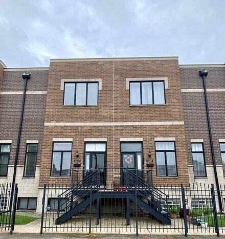 2247 W 35th Place, Chicago, IL 60609