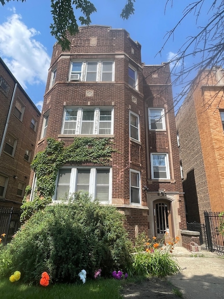 7840 S Jeffery Blvd, Chicago, IL 60649