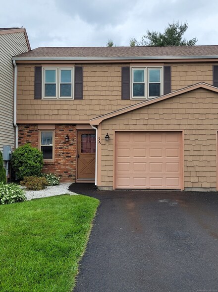 36 Butternut Ln, Rocky Hill, CT 06067