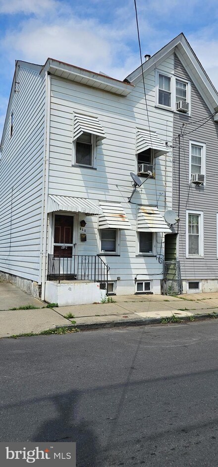 650 Adeline St, Trenton, NJ 08611