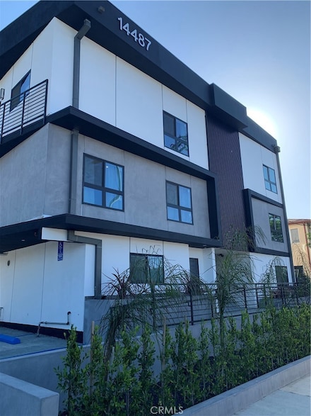 14487 Foothill Blvd Unit 1, Los Angeles, CA