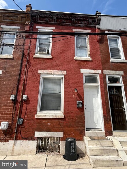 1922 Waterloo St, Philadelphia, PA 19122