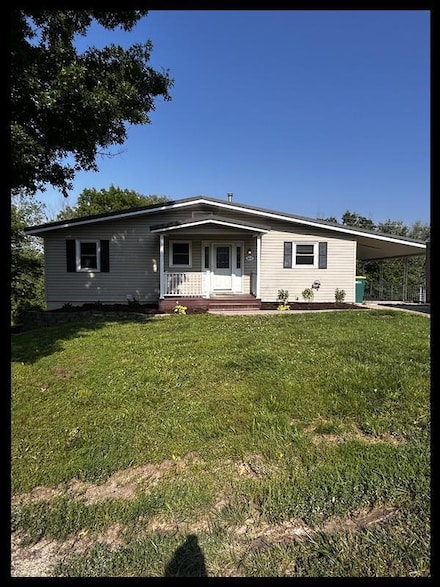 804 Maple Ln, Macon, MO 63552