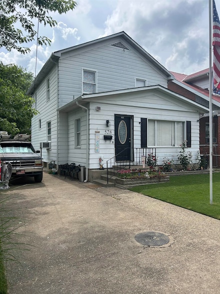 528 26th St W, Huntington, WV 25704