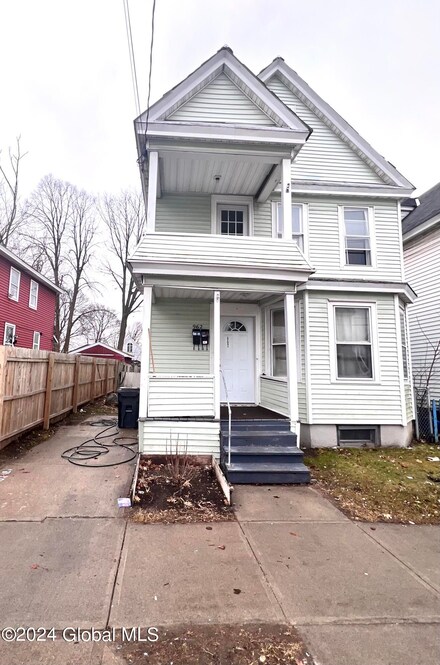 962 Strong St, Schenectady, NY 12307