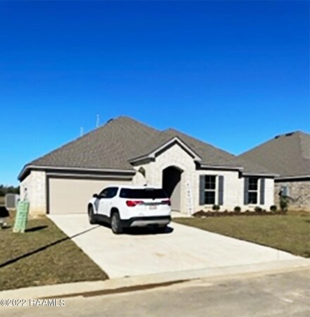 7008 Acacia Lake Dr, Maurice, LA 70555